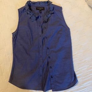 Women’s Sleeveless Tailored Fit Top